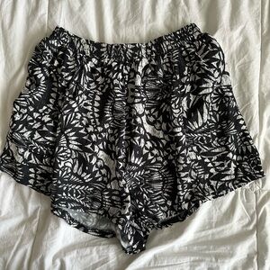 Black and White Patterned Women's Shorts